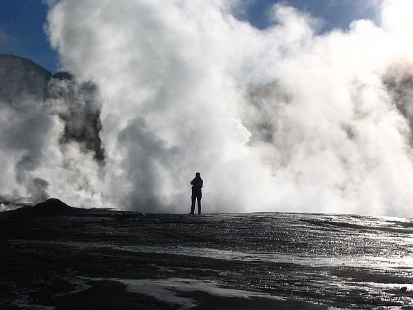 ATACAMA UYUNI TRAVESIA DAY2 GEYSER