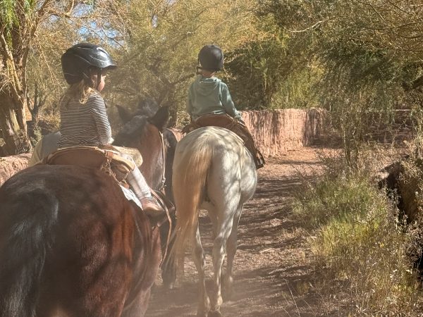 Family with kids in the desert, Explora Atacama family friendly trip. Horseback rides with kids.
