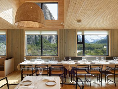 Explora El Chaltén's iconic view from the living area