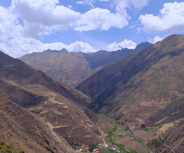 Lush valley in Peru, Wata exploration